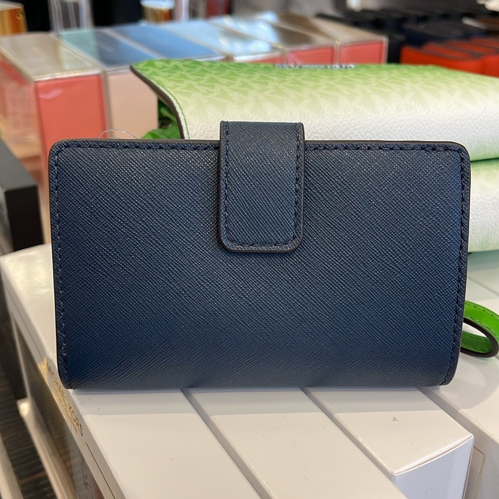 Michael Medium Crossgrain Leather Bifold Wallet
Navy
NWT - Picture 2 of 16